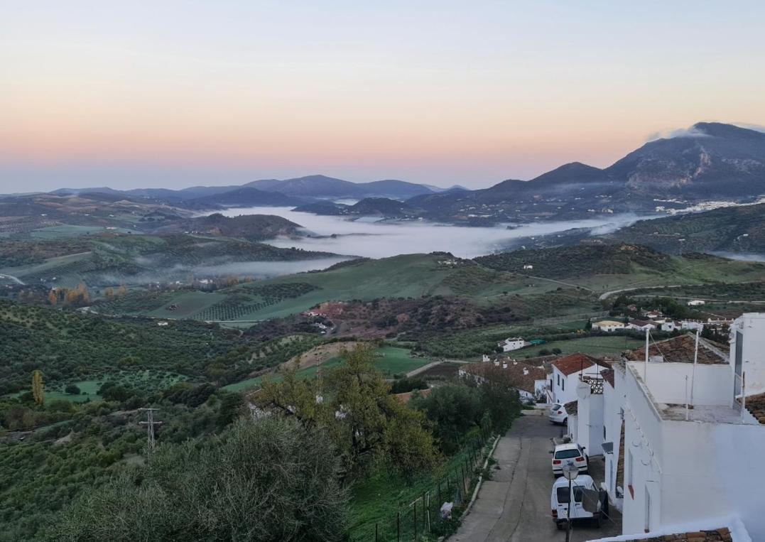 Entre Vistas Guest House Zahara De La Sierra Bagian luar foto